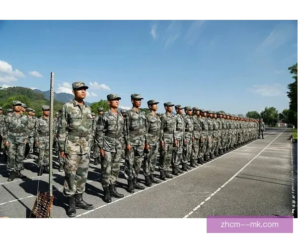 托鲁普稳定带领奥格斯堡迎接挑战 展现卓越战术指挥能力 托鲁普稳定带领奥格斯堡迎接挑战 展现卓越战术指挥能力